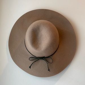 NWT Christys’ hat